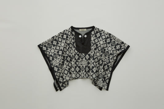 Eight Star Jaquard Poncho Black