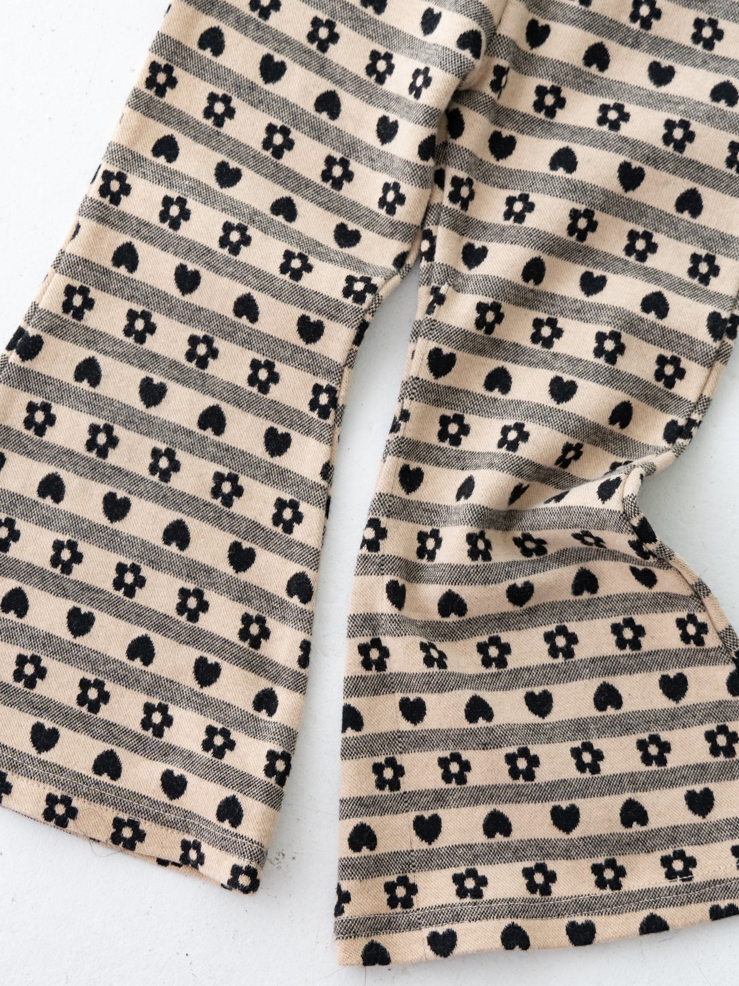 Flower Flare Heart Printed Pants Beige Black
