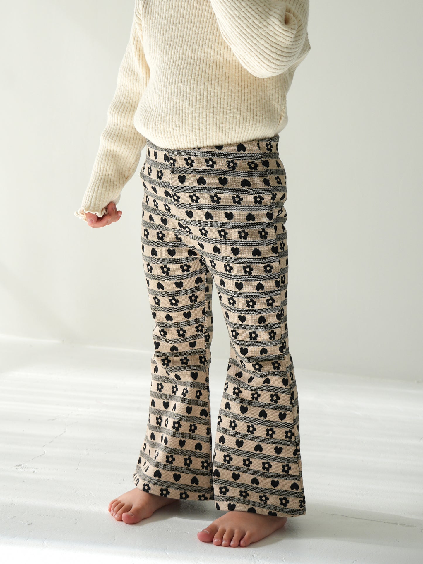 Flower Flare Heart Printed Pants Beige Black