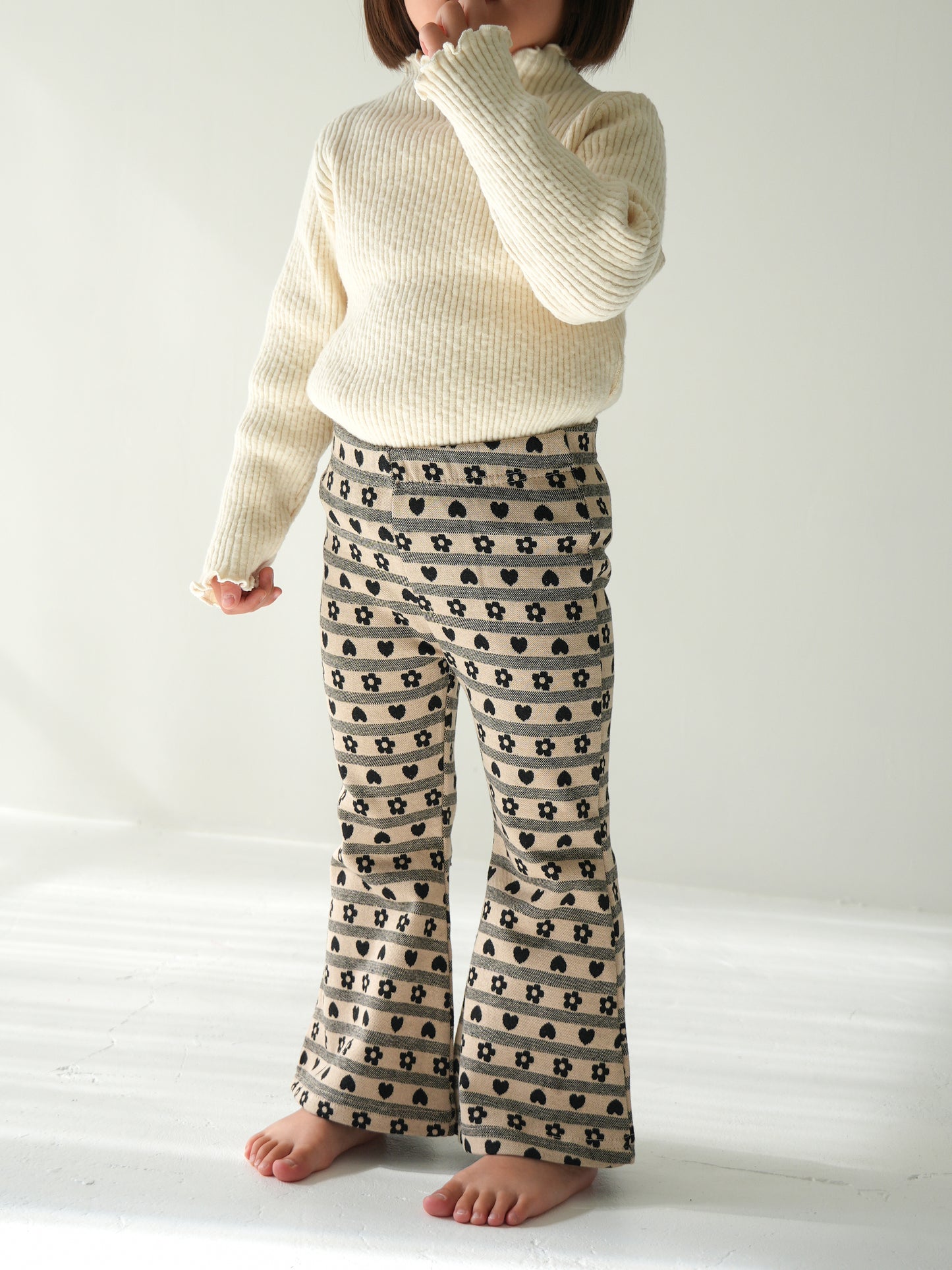 Flower Flare Heart Printed Pants Beige Black