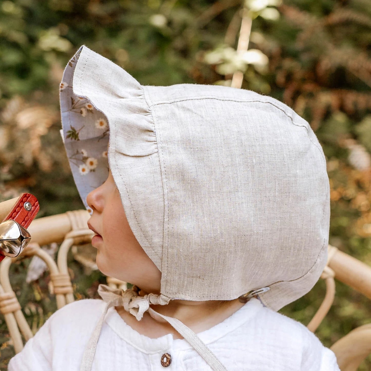 'Searcher' Ruffle Bonnet Linen Reversible Sun Hat - Daisy / Flax