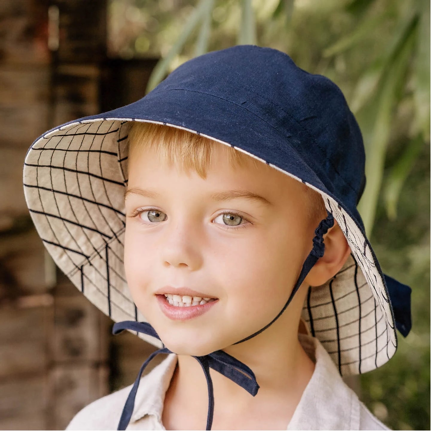 'Explorer' Classic Linen Reversible Bucket Sun Hat - Alex / Indigo