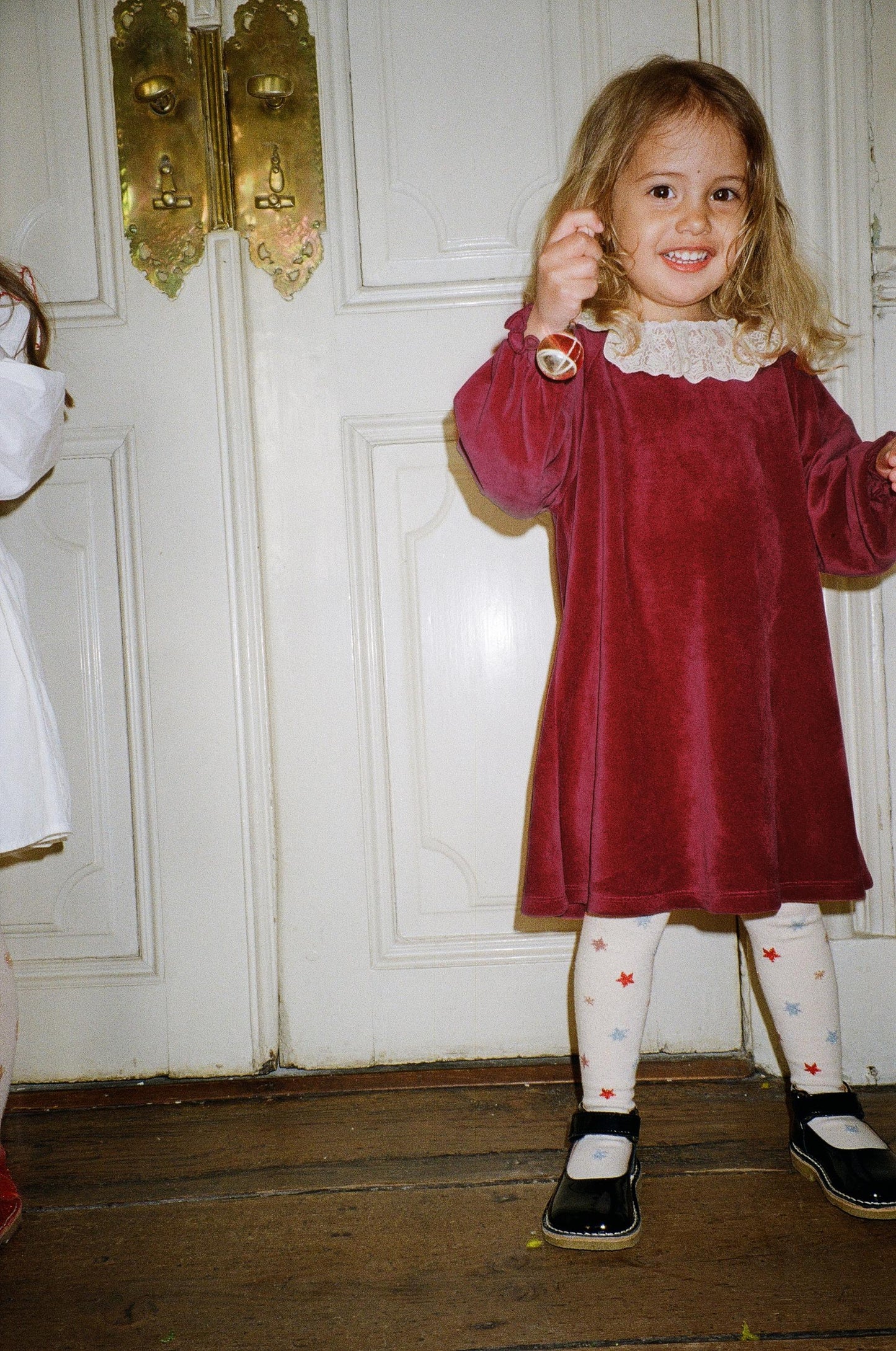 VENOLA Long Sleeves Collar Velvet Dress Red